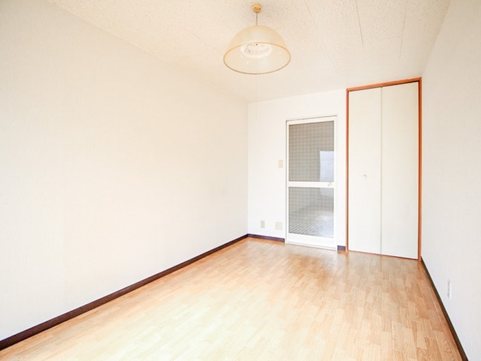 居室 メゾンエイト