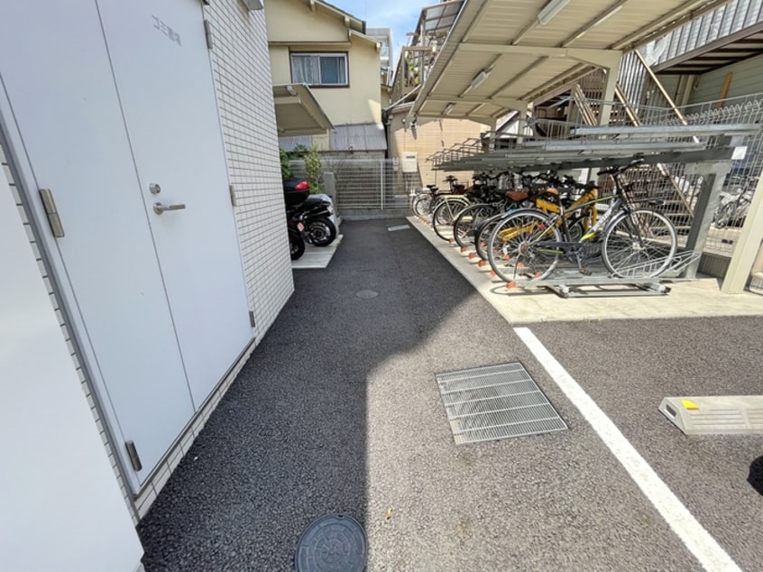 駐輪場 グランカーサ住吉