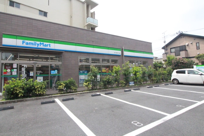 ファミリーマート品川中延四丁目店(コンビニ)まで133m スマートＶＩＬＬＡ中延参番館