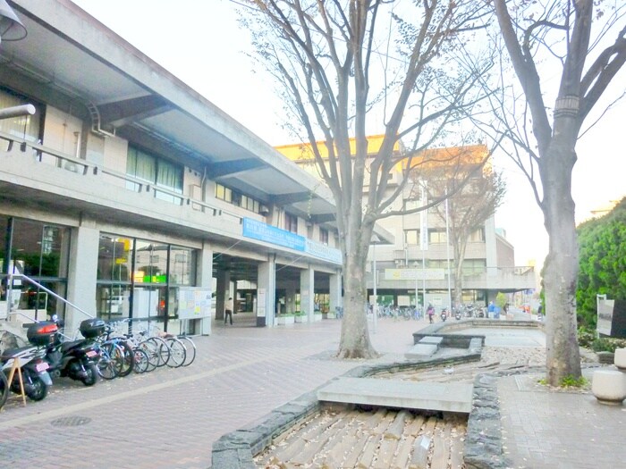 世田谷区役所(役所)まで1200m ＷＥＳＴ ＣＯＵＲＴ