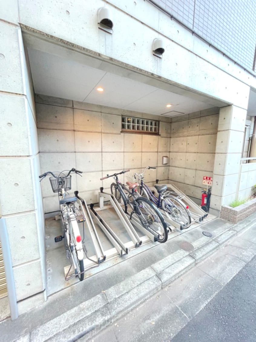 駐輪場 クオリア桜上水