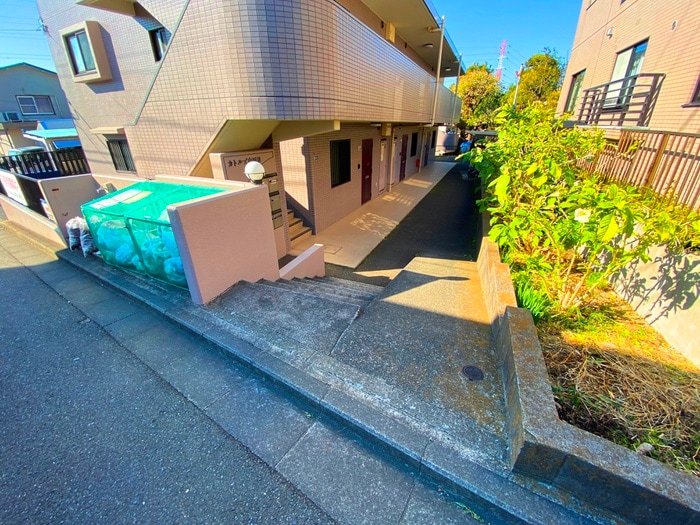 エントランス部分 カトルズ中田　Ⅱ