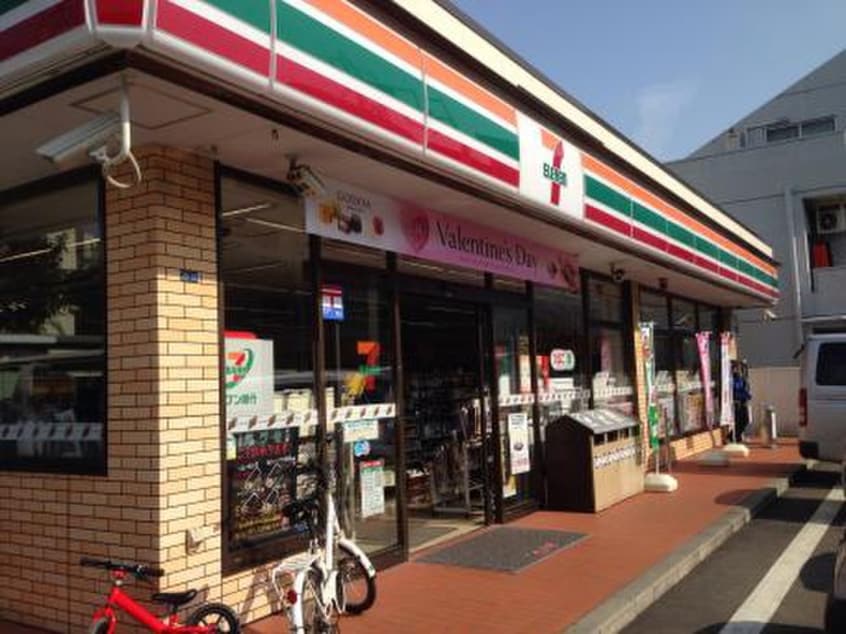 セブンイレブン横浜日吉本町３丁目店(コンビニ)まで443m パティオ日吉Ａ