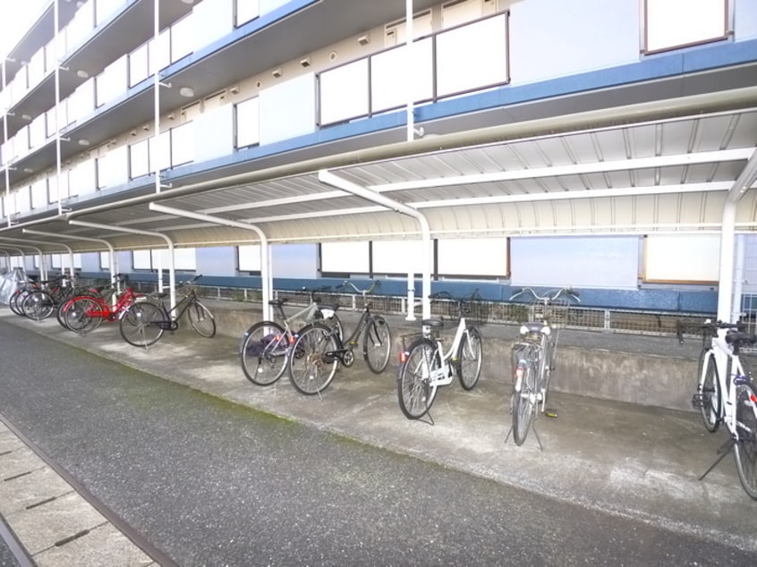 駐輪場 ノブレス幕張本郷