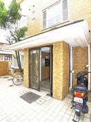 エントランス部分 ﾛｰｽﾞｱﾊﾟｰﾄﾒﾝﾄ泉10番館