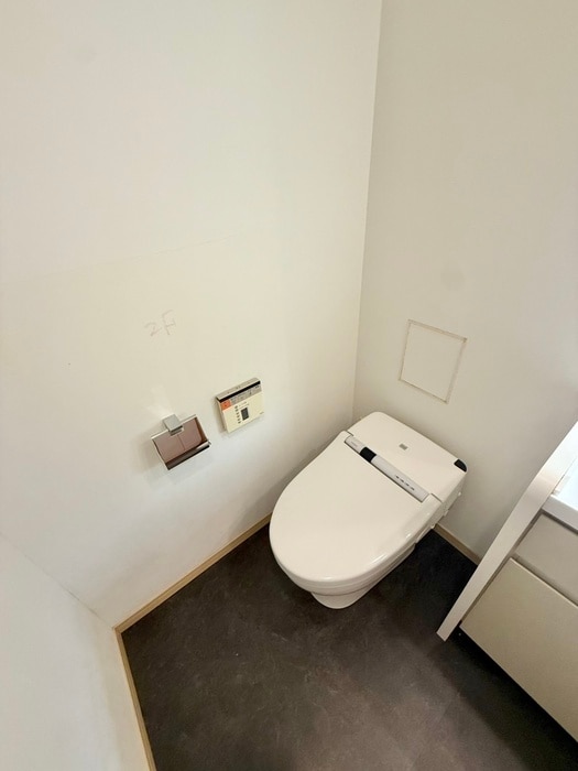 トイレ ｱﾄﾗｽ江戸川ｱﾊﾟｰﾄﾒﾝﾄ（２２１）