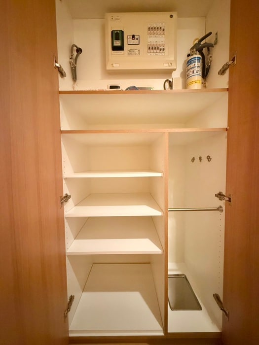 靴箱 ｱﾄﾗｽ江戸川ｱﾊﾟｰﾄﾒﾝﾄ（２２１）