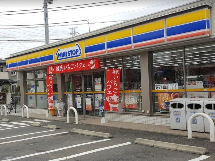 ミニストップ深大寺東町店(コンビニ)まで500m パインリ－フ