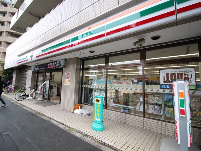 セブン北区神谷1丁目店(コンビニ)まで180m ウィルクエスト王子神谷