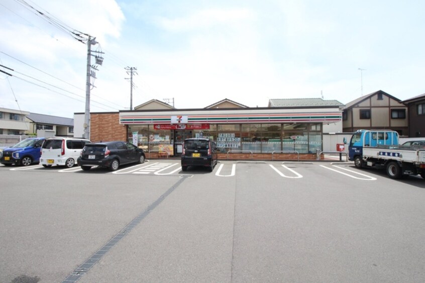 セブンイレブン小田原下堀店(コンビニ)まで550m AQUA　BLOW