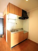キッチン ｹﾝﾊｳｽ・秦野駅南口ﾏﾝｼｮﾝ