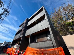 建築中