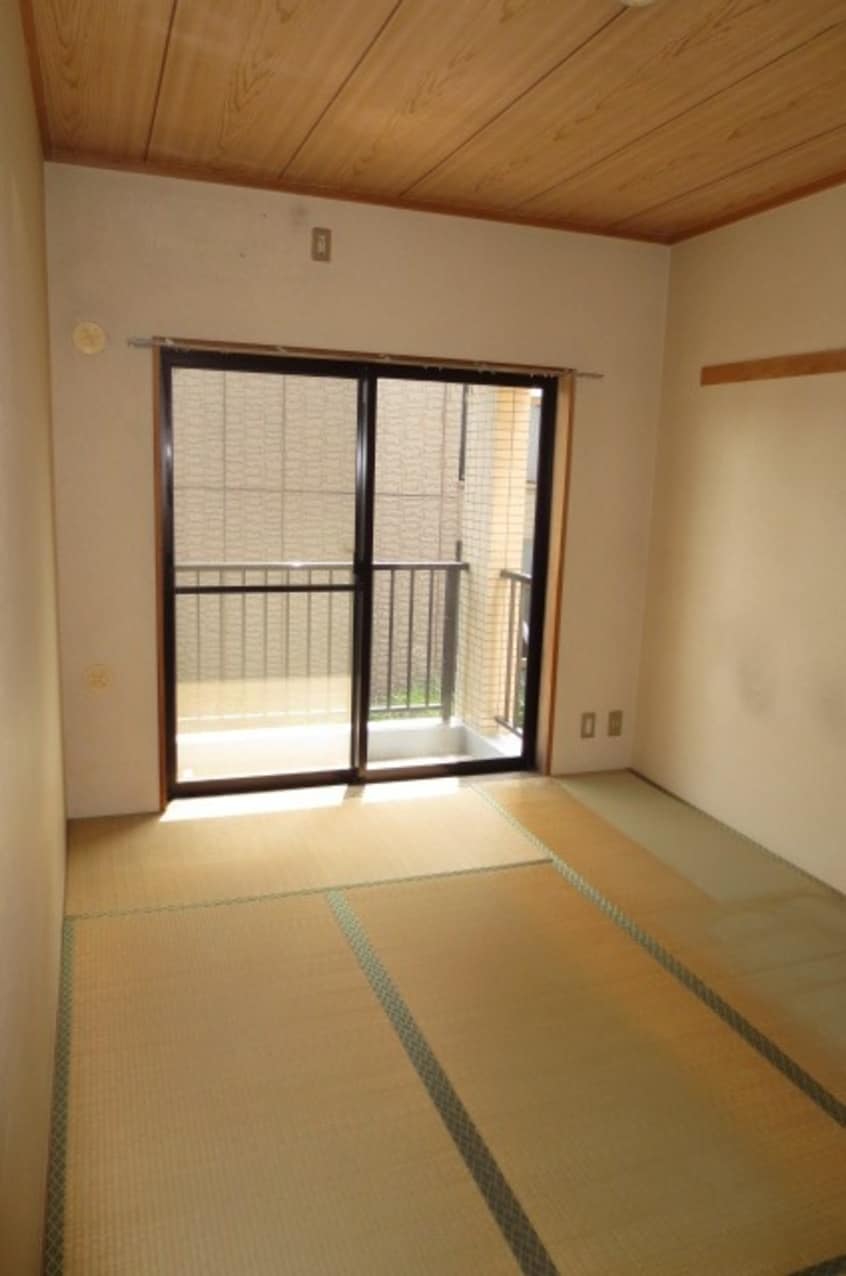 居室 カディ－ル二俣川