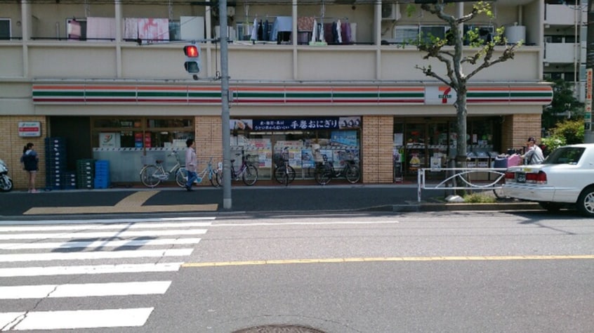 セブンイレブン(コンビニ)まで108m アーバンコートＵ