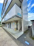 エントランス部分 メイプルコート