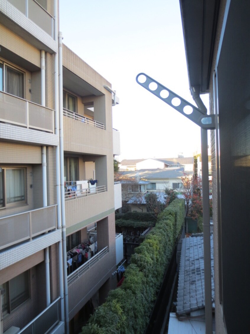 室内からの展望 ラタ－シュ本郷