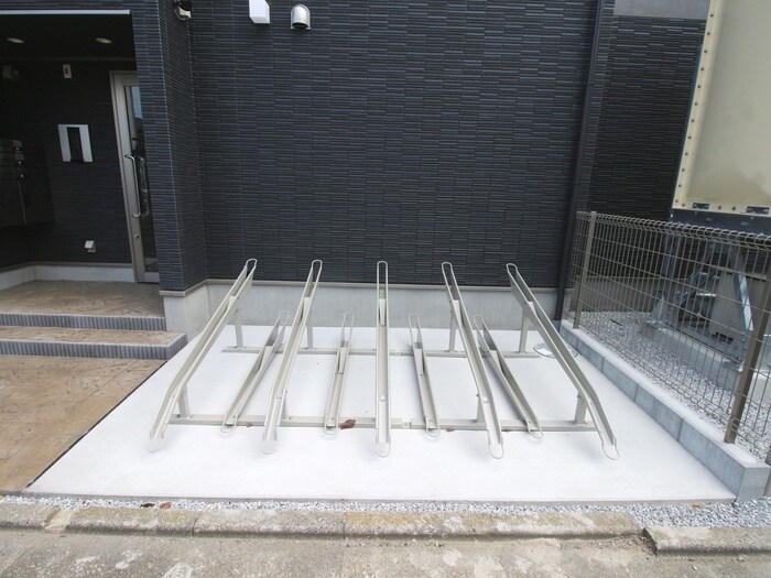 駐輪場 LIVIA上福岡