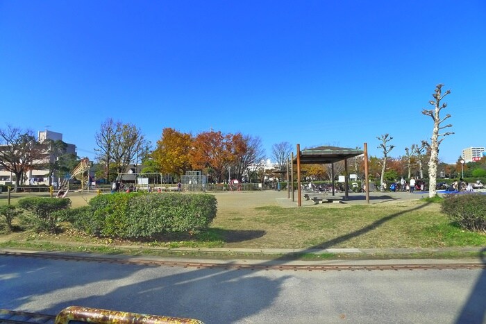 行徳駅前公園(公園)まで636m オリエンタルコーポ