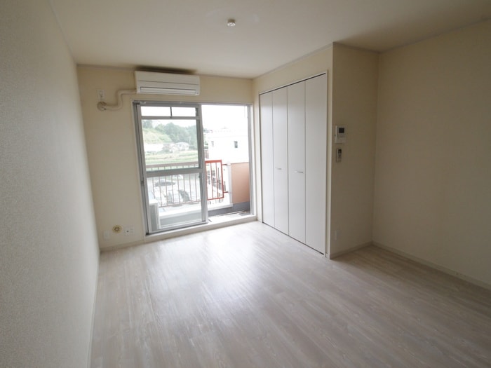 居室 リヴェ－ルサニ－