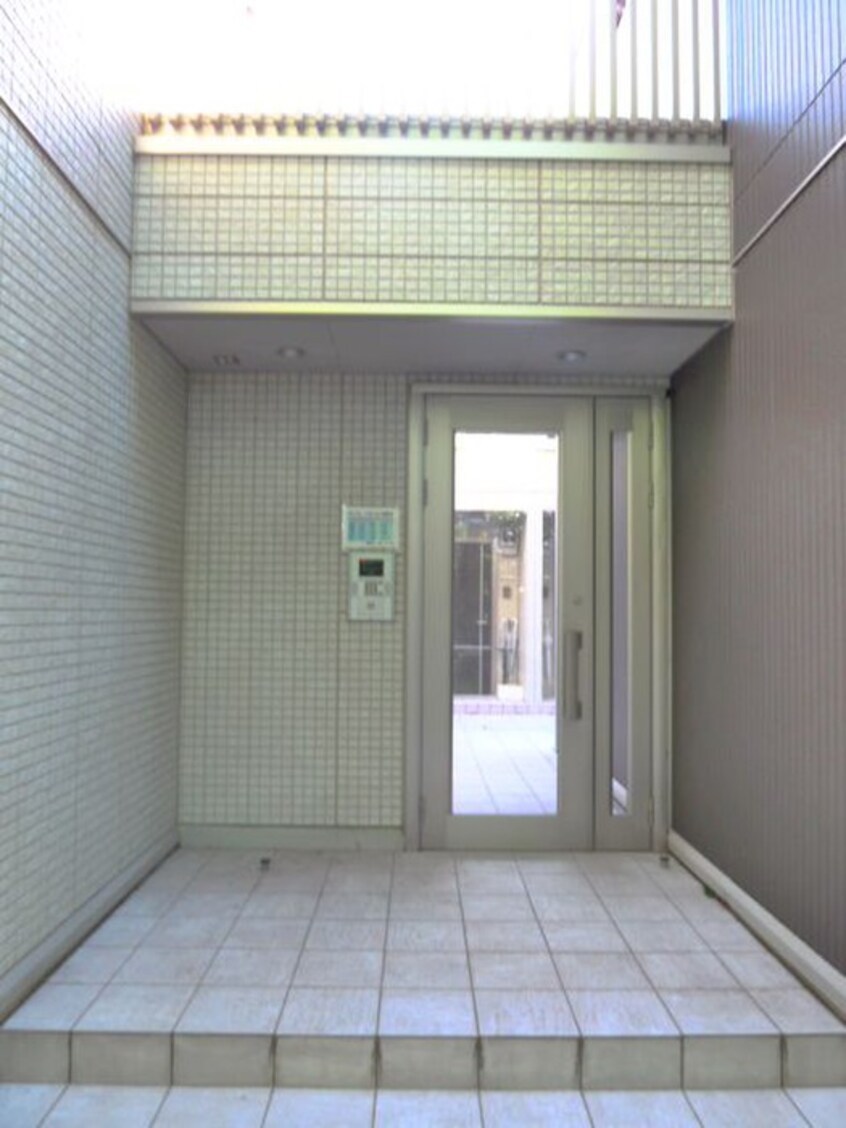 エントランス部分 クラージュ