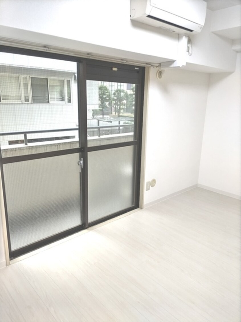 居室 ﾗｲｵﾝｽﾞﾏﾝｼｮﾝ西新宿第７（206)