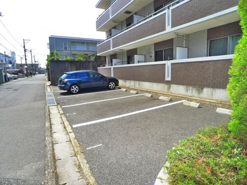 駐車場 サントス参番館