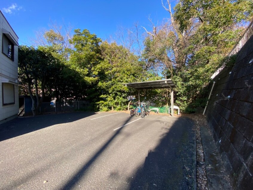駐輪場 ドミ―ル富岡