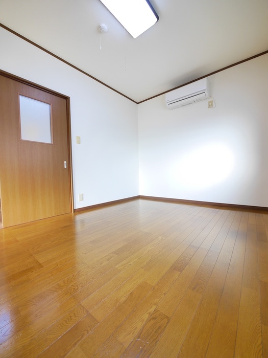 居室 泉ハイツ