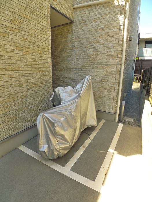 バイク置き場 リブリ・レイブ花園