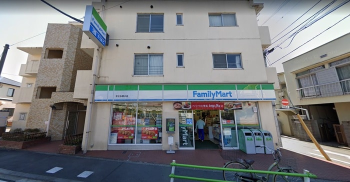 ファミリーマート多摩川店(コンビニ)まで700m ラフィスタ調布多摩川（301）
