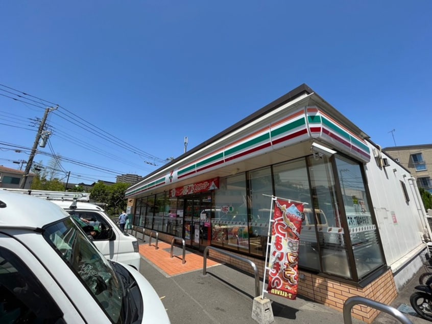 セブンイレブン横浜新吉田東一丁目店(コンビニ)まで170m Ｆコ－ト新吉田Ⅰ
