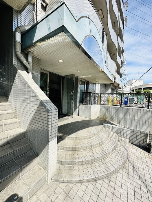 エントランス部分 シャトレータカラ