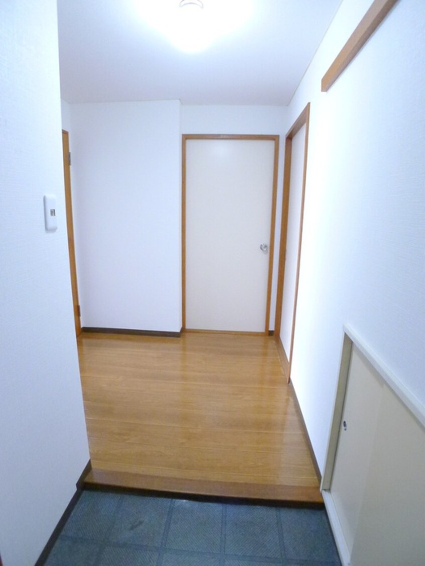 玄関 エスポワ－ルＴＩﾏﾝｼｮﾝ(101)