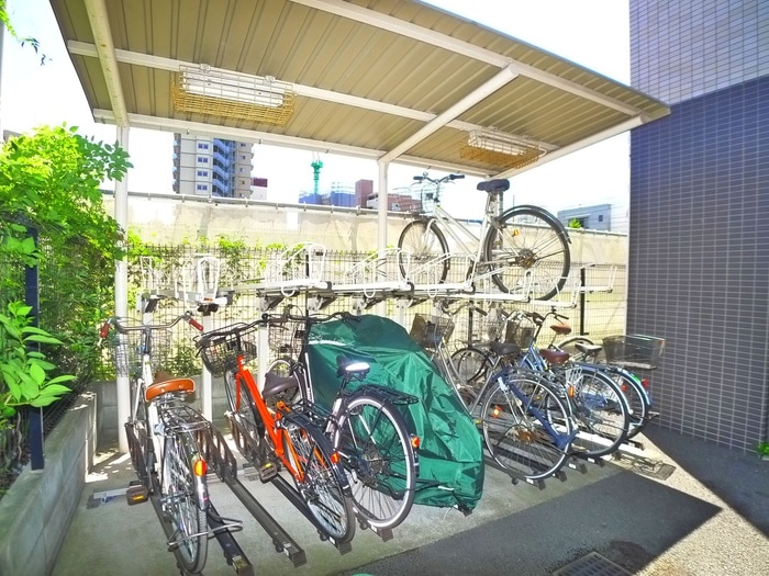 駐輪場 スパシエベレーザ綾瀬