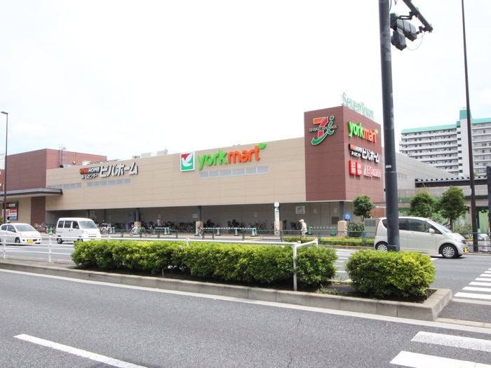 セブンタウン(電気量販店/ホームセンター)まで969m グリ－ンサイド