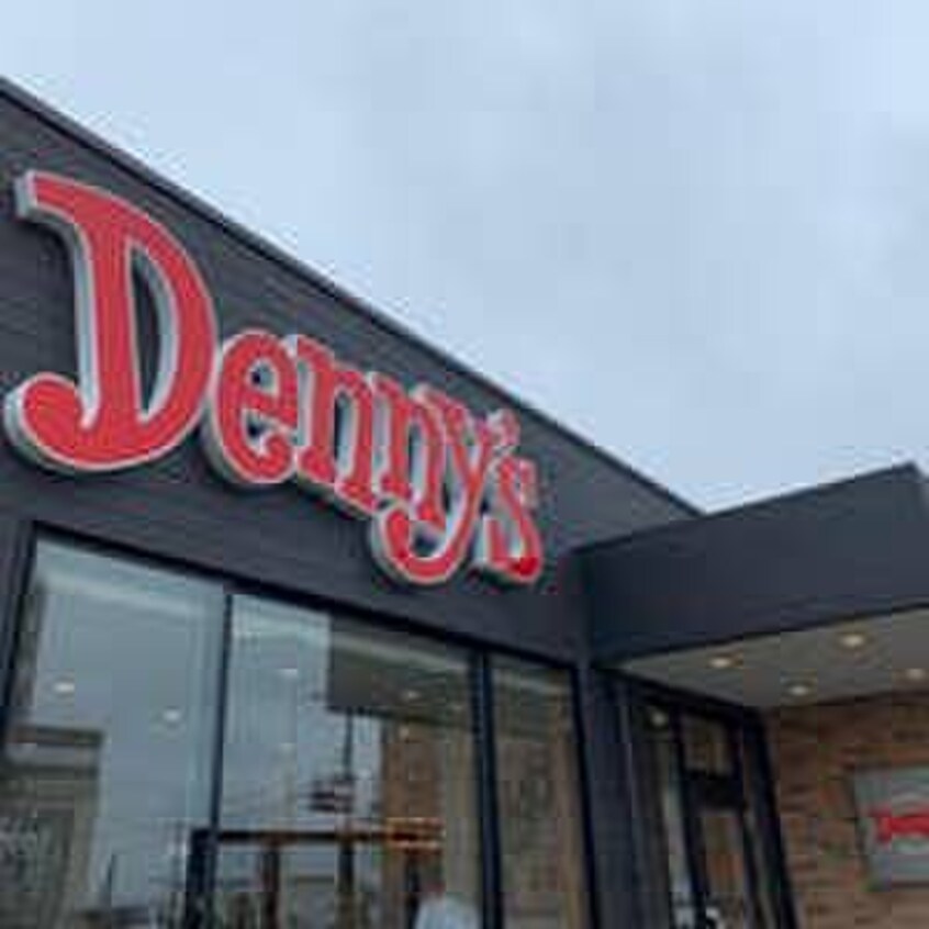 デニーズ 茅ヶ崎海岸店(その他飲食（ファミレスなど）)まで563m ジュネパレス茅ヶ崎９