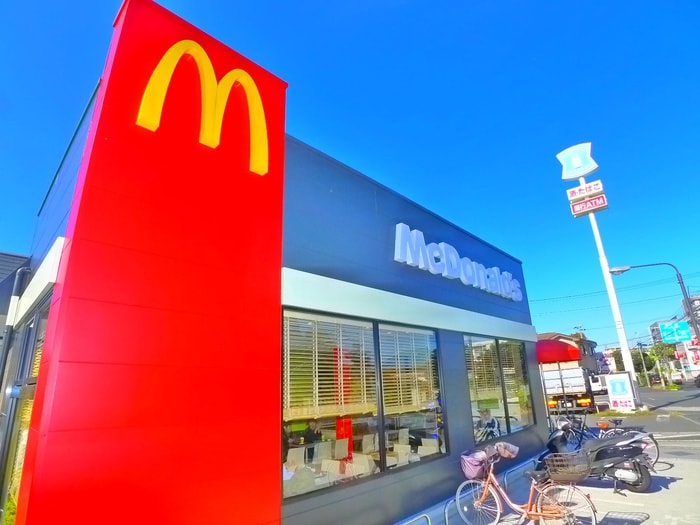 マクドナルド(ファストフード)まで370m 佐藤マンション１