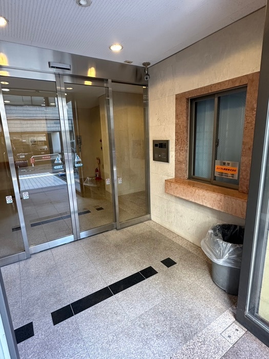 エントランス部分 メイフェアハウス三田