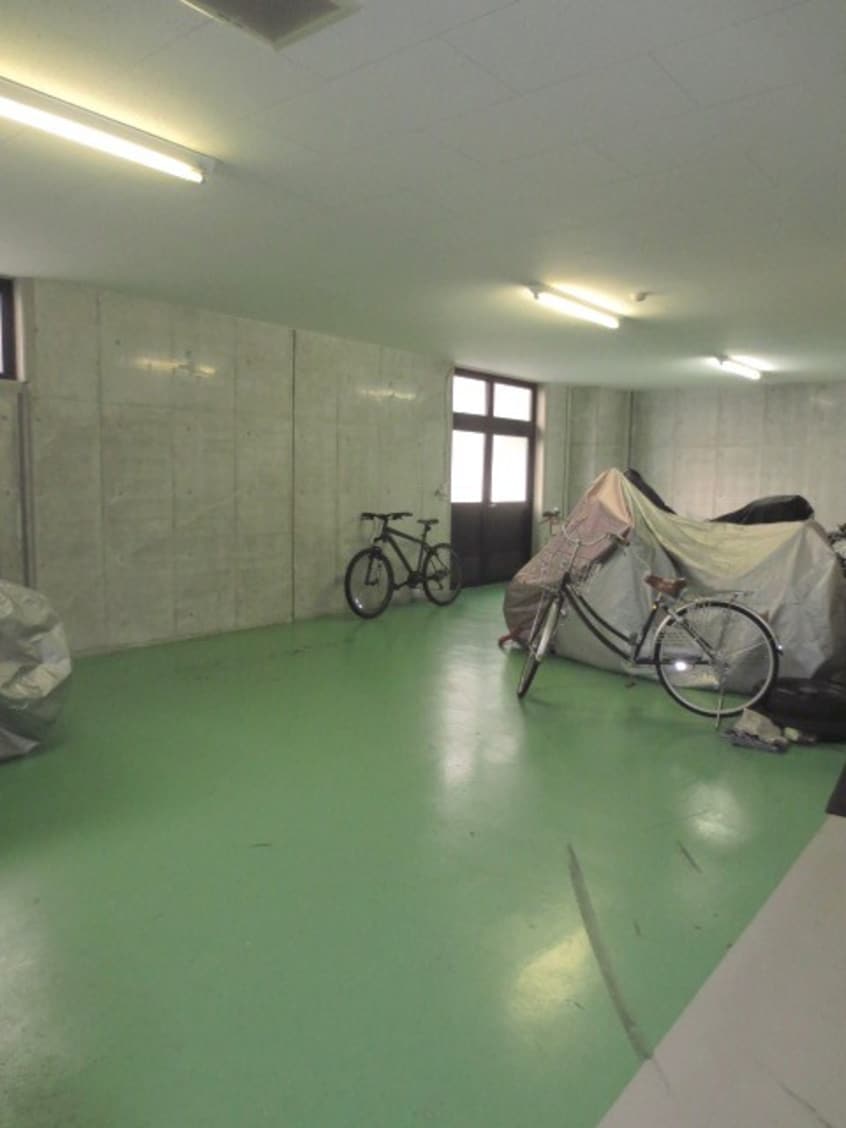駐輪場 メイフェアハウス三田