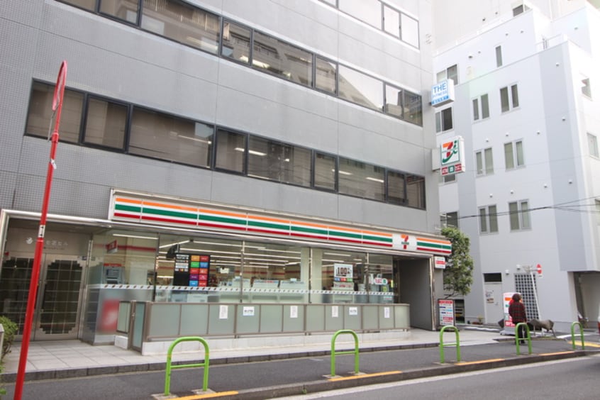 セブンイレブン芝５丁目北店(コンビニ)まで50m メイフェアハウス三田