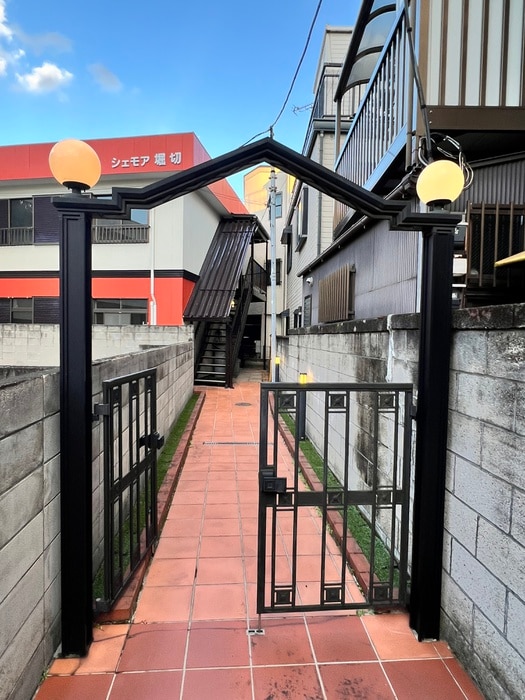 エントランス部分 シェモア堀切