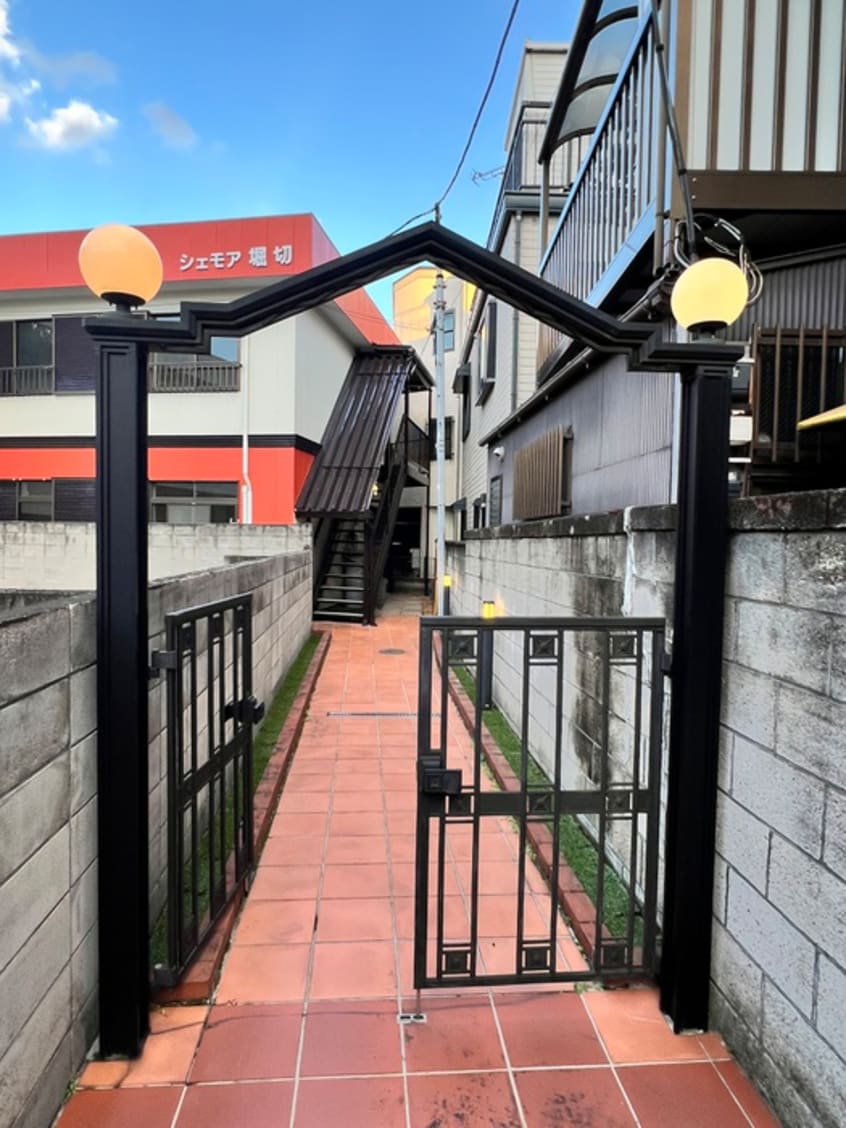 エントランス部分 シェモア堀切