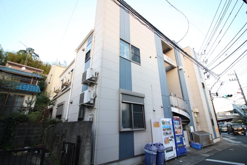 外観写真 アザレ読売ランドＡ棟