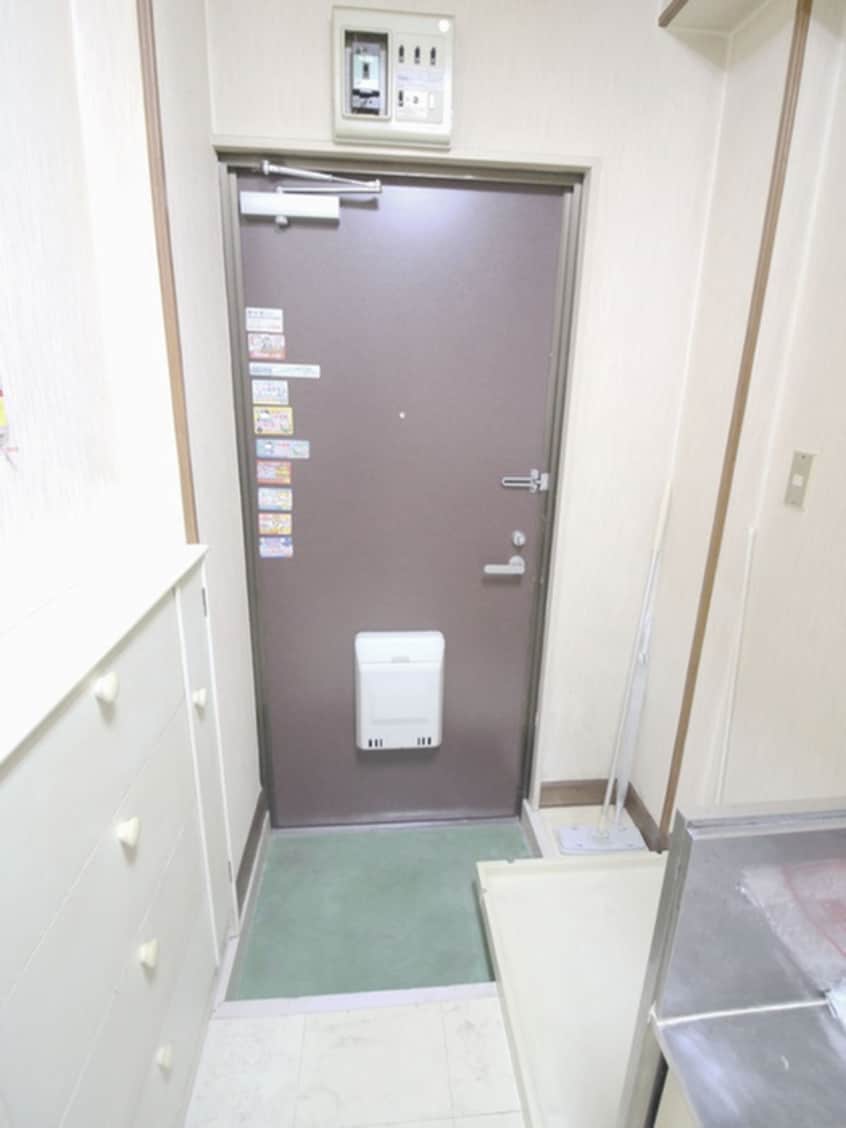 玄関 鈴和マンション