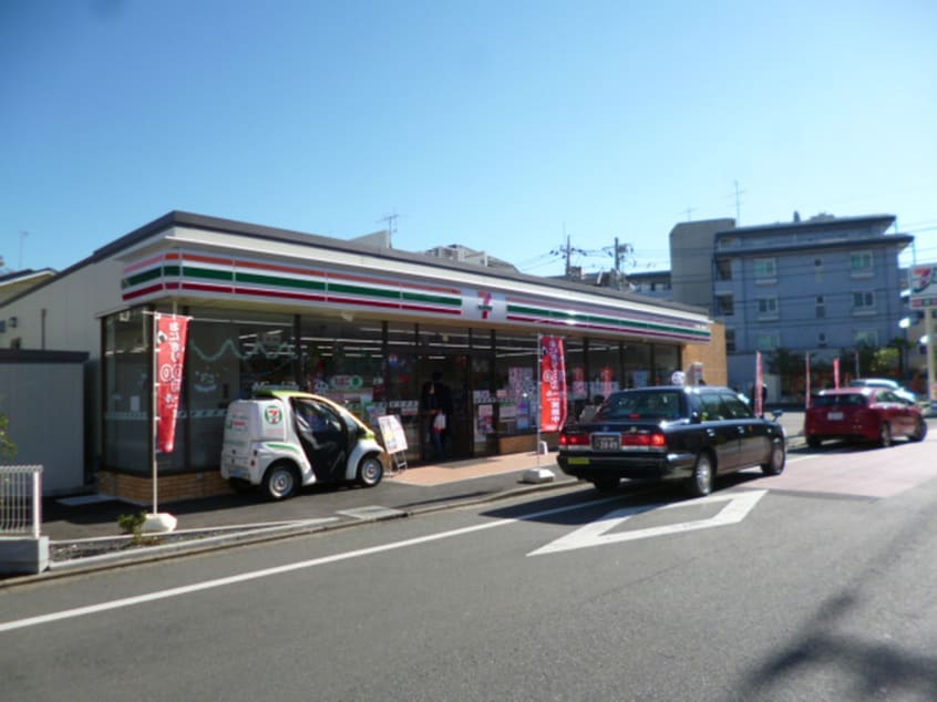 セブンイレブン砧4丁目店(コンビニ)まで481m ハイツ中村