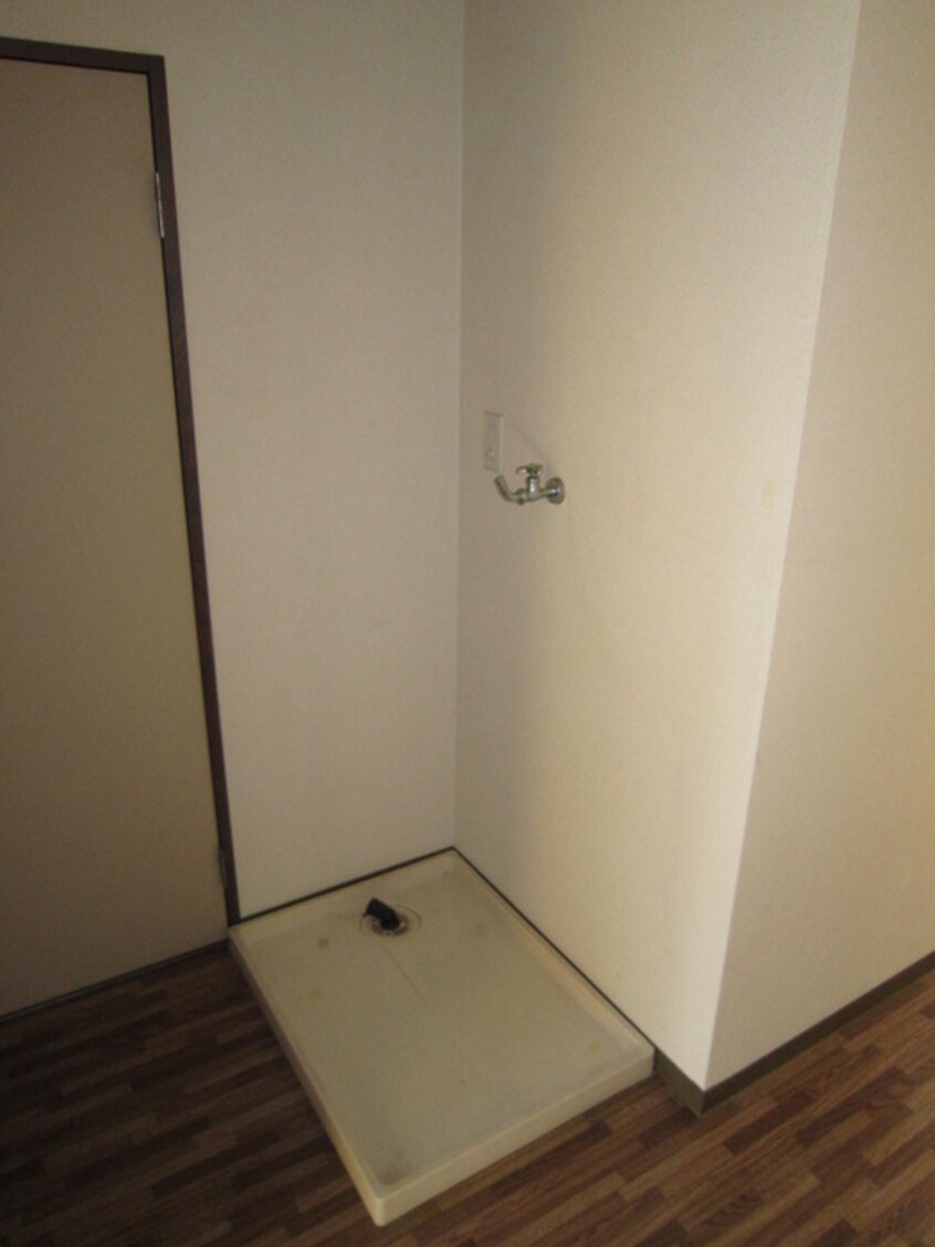 洗濯機置場 サンハイツ湘南　Ａ