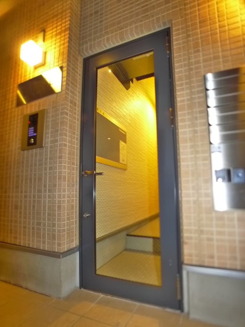 エントランス部分 LAUREL西新井栄町