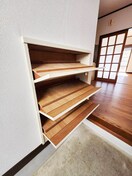 靴箱 前田ハイツ