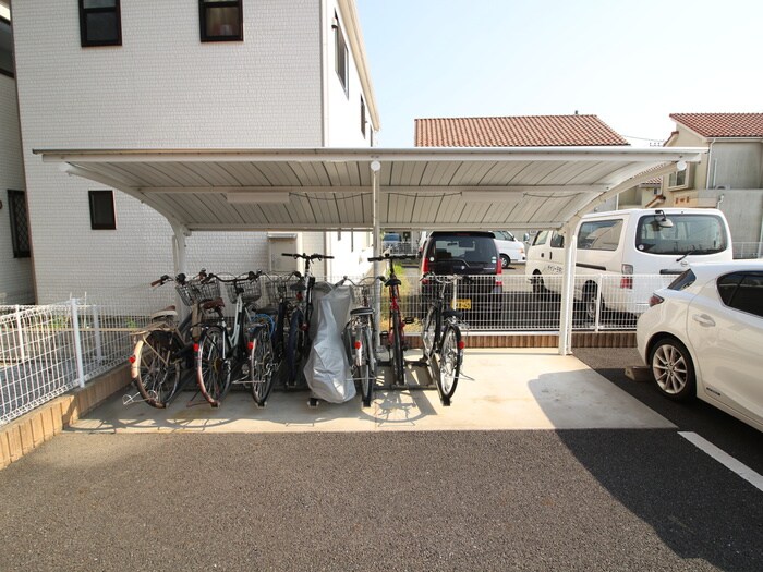 駐輪場 イデアーレ