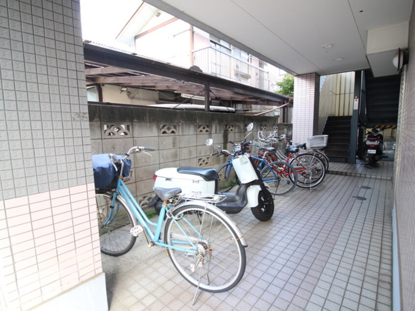 駐輪場 グレース大栄